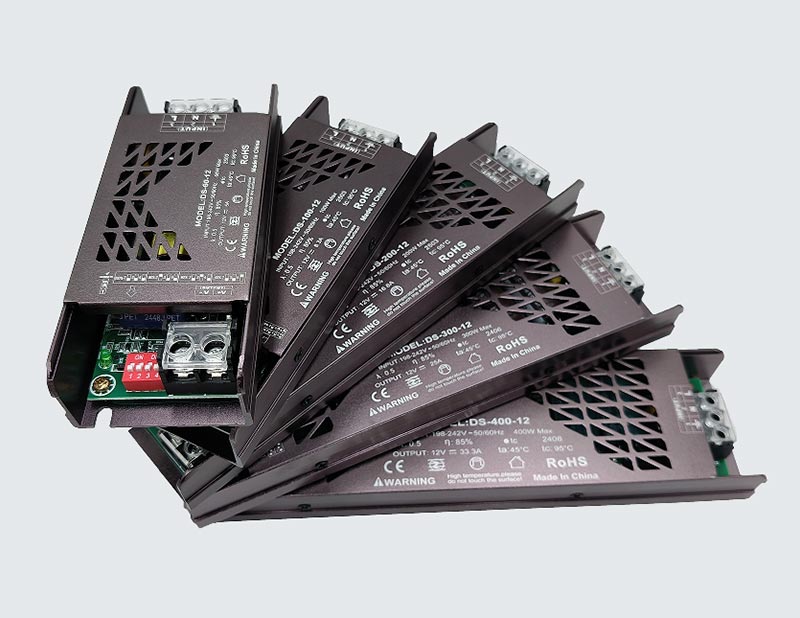 Hoe kan de LED-lichtband overeenkomen met de juiste LED-lineair schakelende voeding?